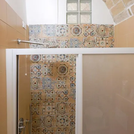 Tullia -intera Casa-