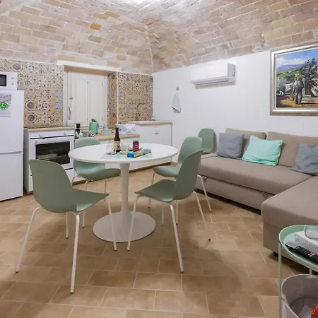 Tullia -intera Casa- Holiday home *